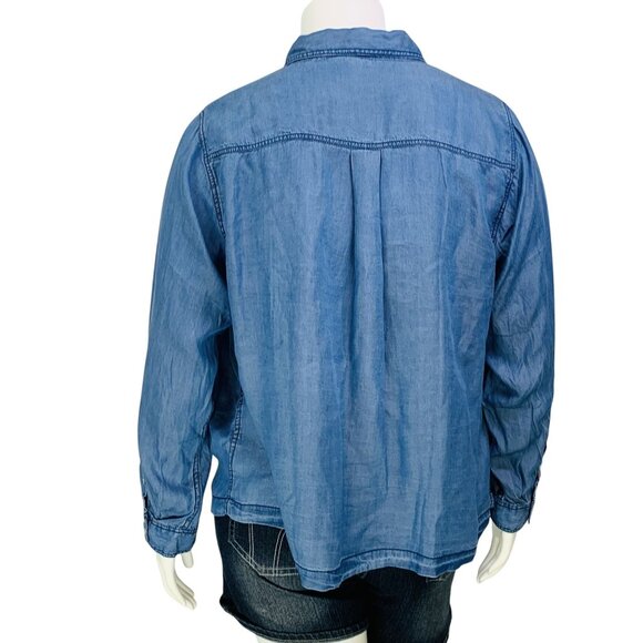 NEW Torrid Womens Chambray 2 Pocket Button Shirt Indigo Tencel Plus Size 2 | 2X - Picture 7 of 13